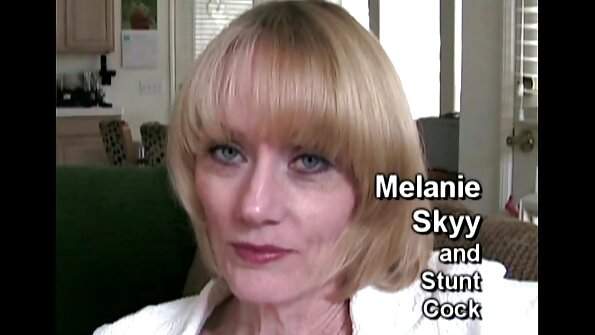 એક શ્યામ ચિક એક સફેદ માણસ સાથે છે, જે બેડ પર આંતર જાતીય સંભોગ કરે સેકસી વીડીયો પિક્ચર છે