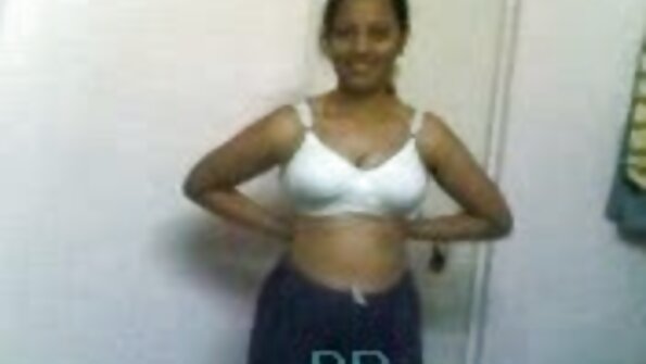 એક જૂની બીભત્સ સ્ત્રી જે યુવાન ચુસ્ત કૂતરીઓને પ્રેમ કરે છે તે બેડ બીપી વીડીયો સેકસી પર છે, વાહિયાત છે