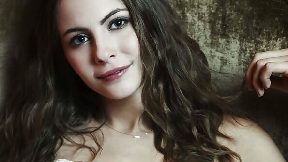 મોટી ગર્દભ ધરાવતો સોનેરી તેના મો insideાની અંદર એક વીડીયો બીપી સેકસી ડિક કાી રહ્યો છે