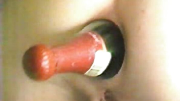 એક મોટી સેકસી વીડીયો ફુલ સેકસી ગધેડા સાથેનો એક મિલફ તેના પાર્ટનર દ્વારા આંગળીઓ મેળવવામાં આનંદ અનુભવે છે