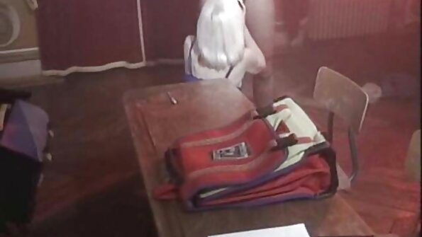 એક સરસ શરીર સાથે એક ગરમ કિશોર સેકસી બીપી વીડીયો તેના સુંદર ગર્દભ માં કમ મેળવવામાં આવે છે