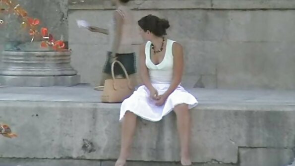 શ્યામા મહિલાઓ એક બીજાને ચાટતી સેકસી પીચર વીડીયો વખતે તે બ્લેક સ્ટડ શેર કરી રહી છે