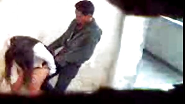 રુવાંટીવાળું ટ્વેટ સાથેનો બિમ્બો સેકસી વીડીયો ઓપન સોફા પર એનાલી ઘૂસી રહ્યો છે