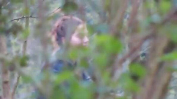 એક શ્યામા કે જેની પાસે આશ્ચર્યજનક રેક છે તે તેના કન્ટમાં બીપી સેકસી વીડીયો બતાવો ડિક મેળવે છે