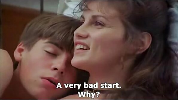 જ્યારે તે પથારી પર હોય ત્યારે સેક્સી ગધેડા સાથેનો શિંગડા ત્રીપલ સેકસ વીડીયો સ્લટ ઉઠે છે