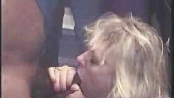 Busty સોનેરી પ્રિયતમ તેની પુત્રી વીડીયો બીપી સેકસી સામે assfucked નહીં